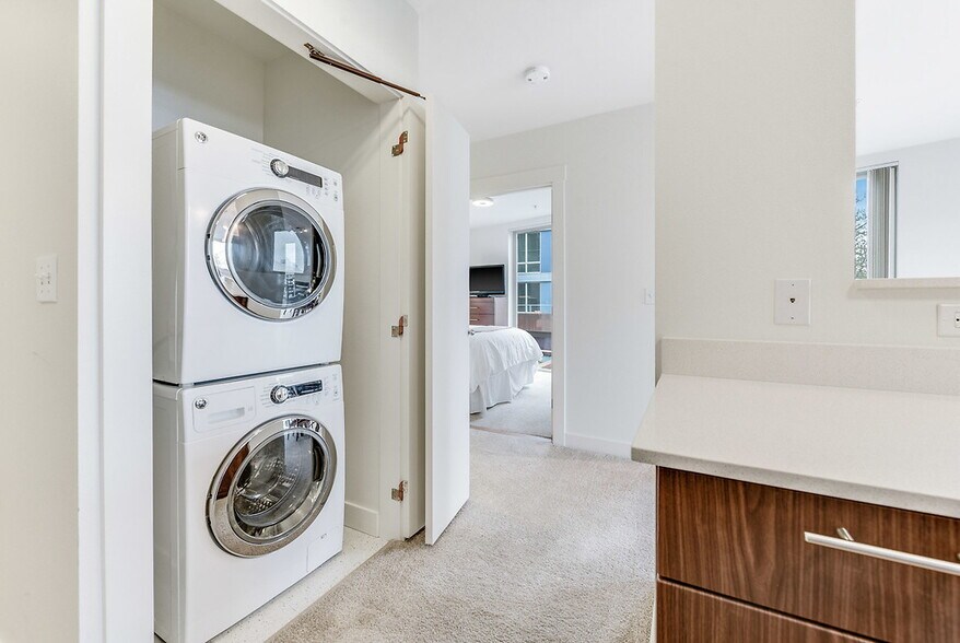 More Photos Of 118 Republican St, Seattle Apartments For Lease