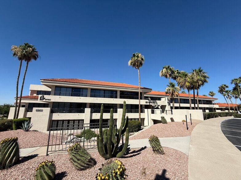 Primary Photo Of 1820 E River Rd, Tucson Unknown For Lease