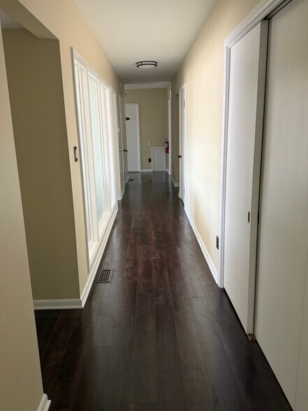 More Photos Of 45280 Cass Ave, Utica Loft Creative Space For Lease