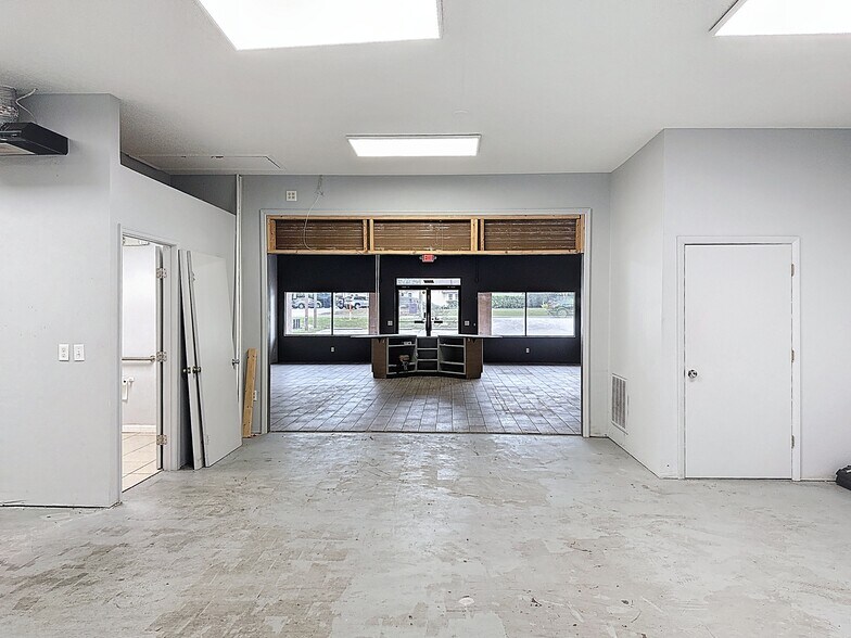 More Photos Of 2418 Highway 44 W, Inverness Storefront For Lease