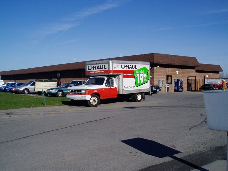 More Photos Of 6509 Transit Rd, Bowmansville Self Storage For Lease