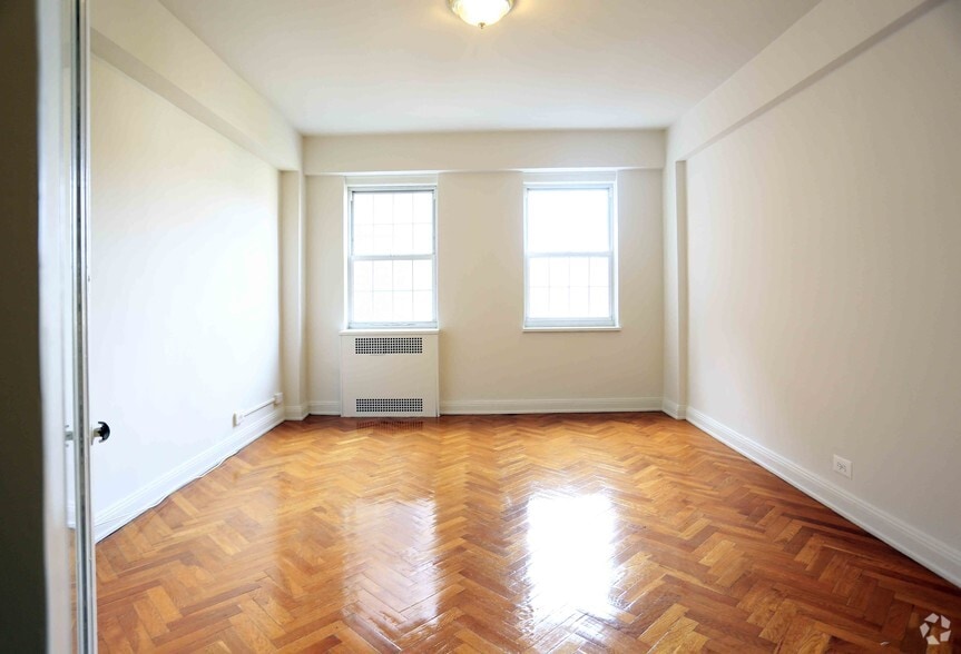 More Photos Of 2-24 Chase Rd, Scarsdale Apartments For Lease