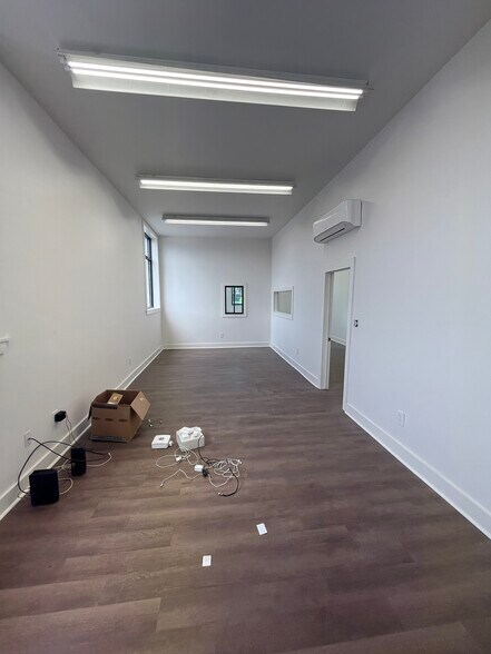 More Photos Of 404 E Long Ave, Gastonia Warehouse For Lease