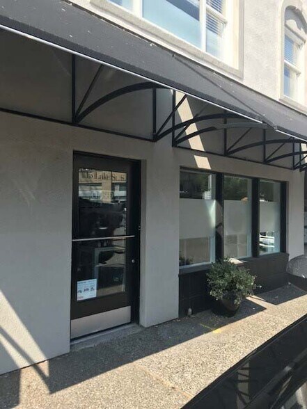 More Photos Of 111-117 Lake St S, Kirkland Storefront Retail Residential For Lease