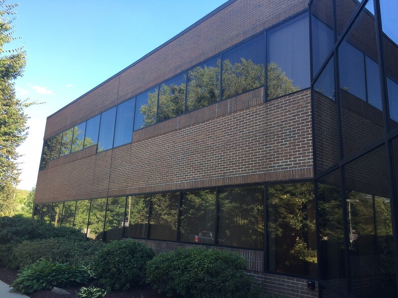 More Photos Of 1781 Highland Ave, Cheshire Medical For Lease