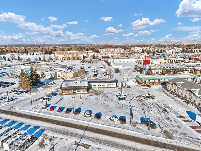 More Photos Of 1276 Trans Canada Way SE, Medicine Hat Showroom For Sale