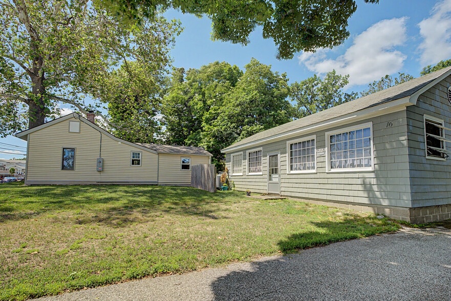 More Photos Of 16 Old New Milford Rd, Brookfield Flex For Sale
