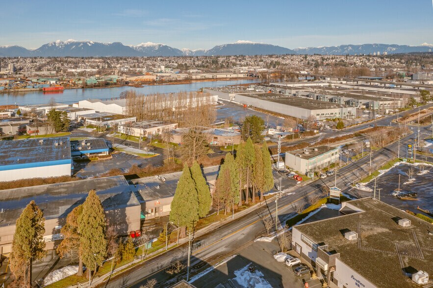 More Photos Of 2551 Vauxhall Pl, Richmond Flex For Lease