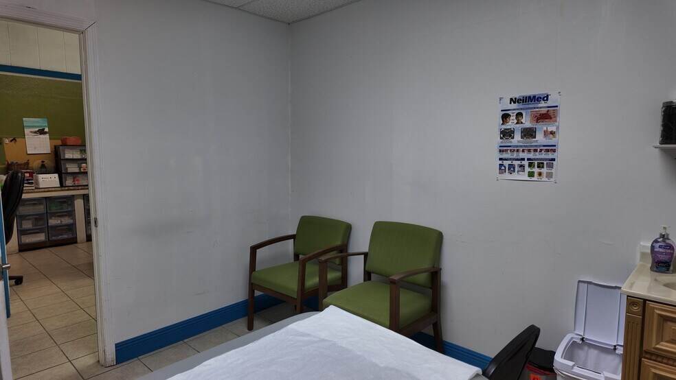 More Photos Of 2401 W Cervantes St, Pensacola General Retail For Sale