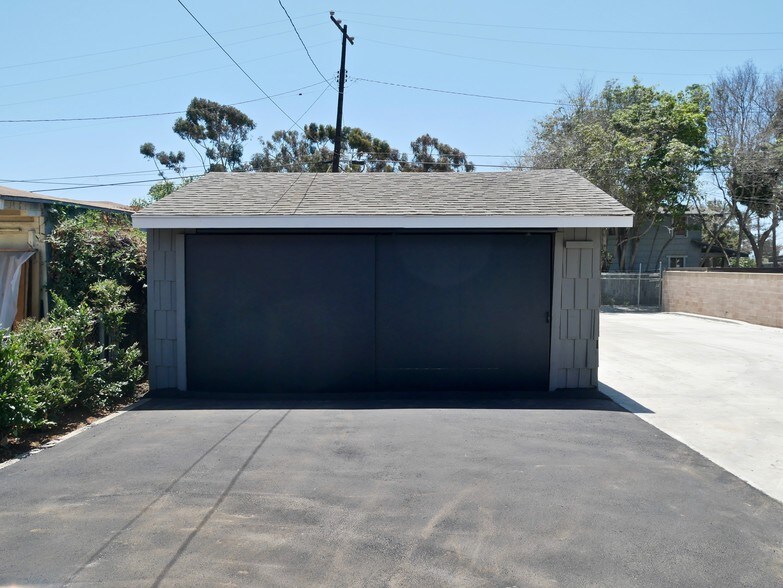 More Photos Of 1516 E Thompson Blvd, Ventura Office For Lease