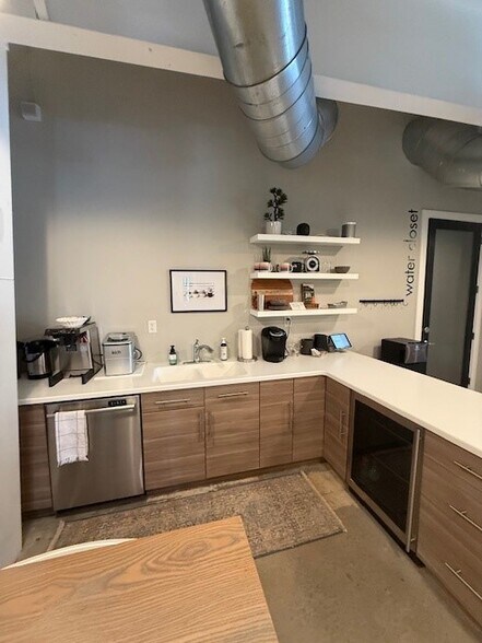 More Photos Of 53 S Main St, Alpharetta Coworking Space