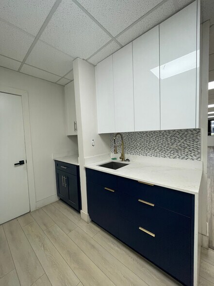More Photos Of 6555 Powerline Rd, Fort Lauderdale Unknown For Lease