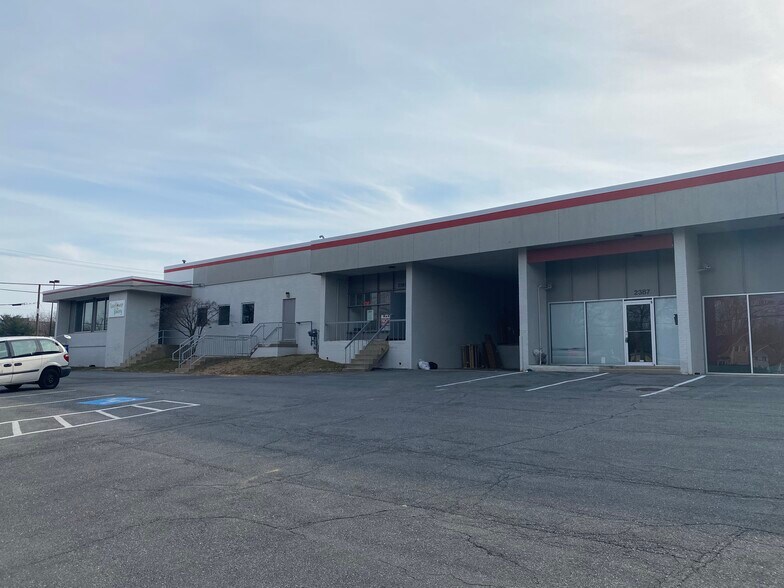 More Photos Of 5951-5953 Halpine Rd, Rockville Warehouse For Lease