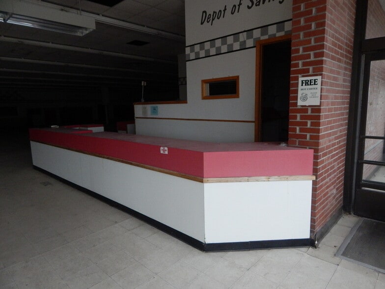 More Photos Of 330 N Ripley Blvd, Alpena Restaurant For Lease