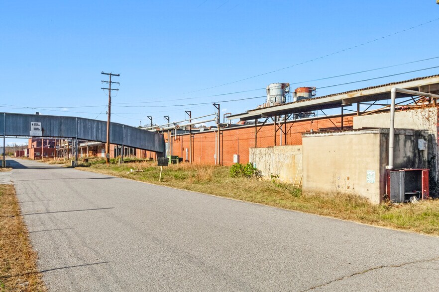 More Photos Of 1641 Fairystone Park Hwy, Stanleytown Warehouse For Sale