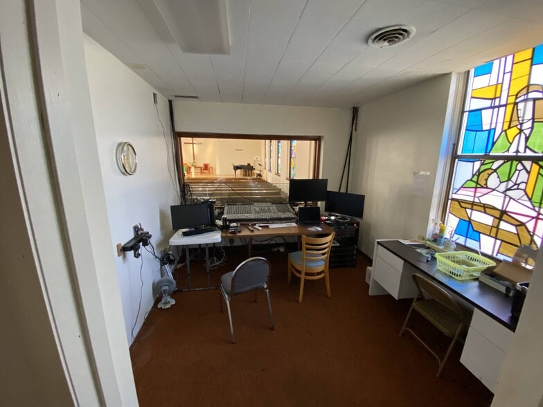 More Photos Of 856 Margaret St, Jacksonville Religious Facility For Sale