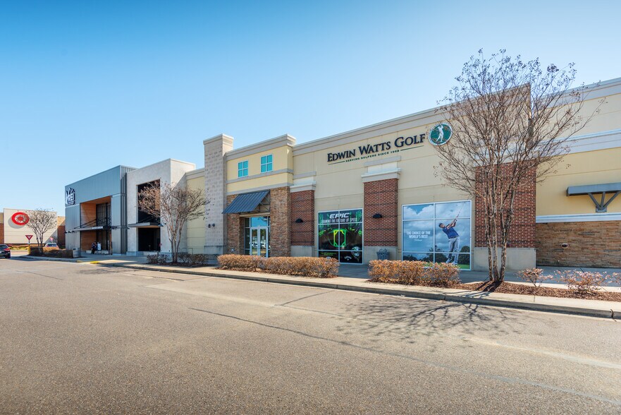 More Photos Of 5883-5897 Poplar Ave, Memphis Unknown For Lease