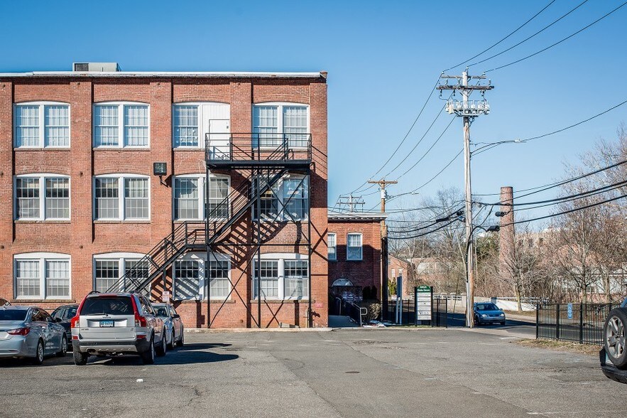 More Photos Of 446A Blake St, New Haven Office For Sale