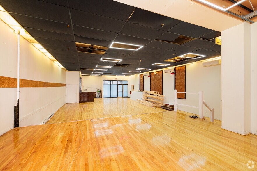 More Photos Of 4225 Rue Notre-Dame O, Montréal Office For Sale