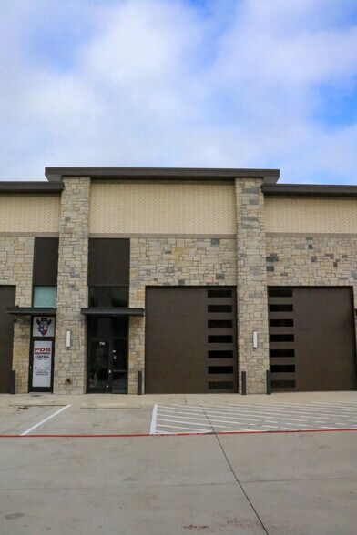 More Photos Of 2601 TX-121, Lewisville Showroom For Sale