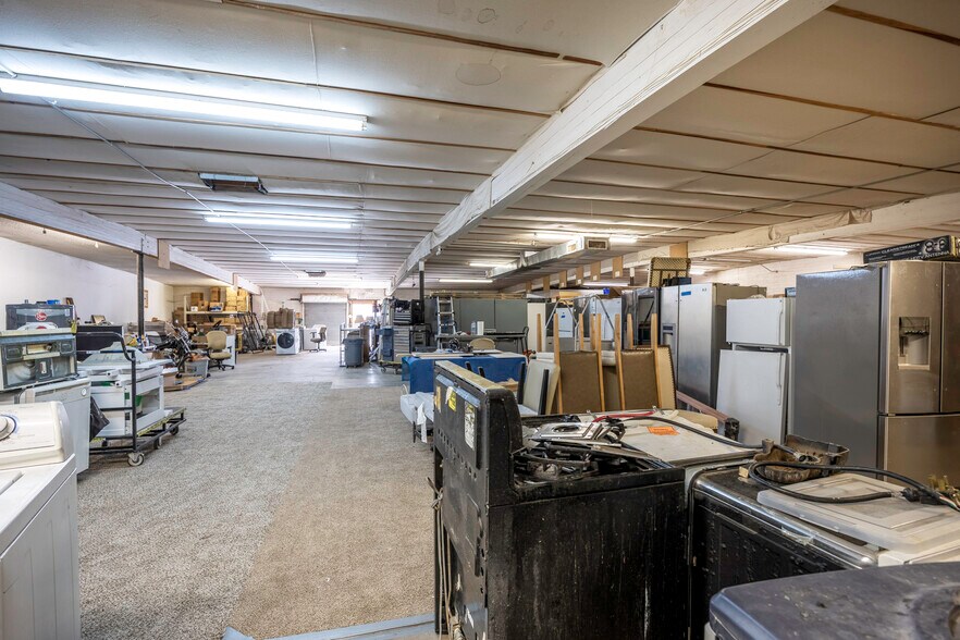 More Photos Of 655 W Cottonwood Ln, Casa Grande Showroom For Sale