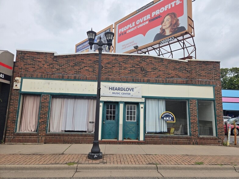 More Photos Of 1679-1681 W University Ave, Saint Paul Storefront For Sale