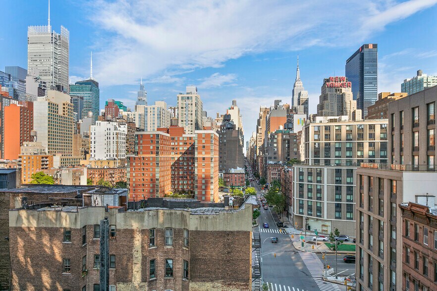 More Photos Of 447 W 36th St, New York Loft Creative Space For Sale