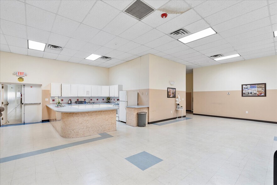 More Photos Of 2601-2699 N State Road 7, Lauderhill Unknown For Lease