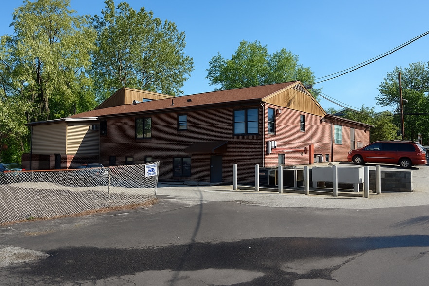 More Photos Of 306 W Logan St, Norristown Medical For Sale