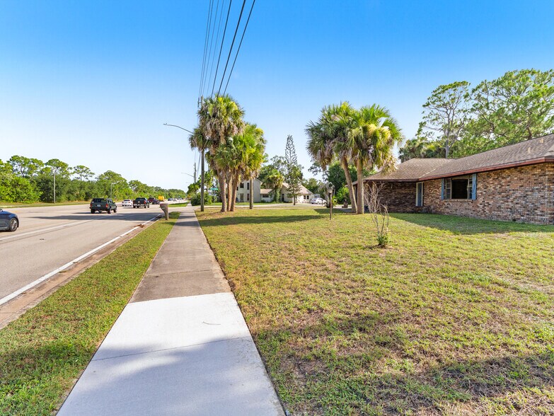 More Photos Of 6070 Minton Rd NW, Palm Bay Office For Sale