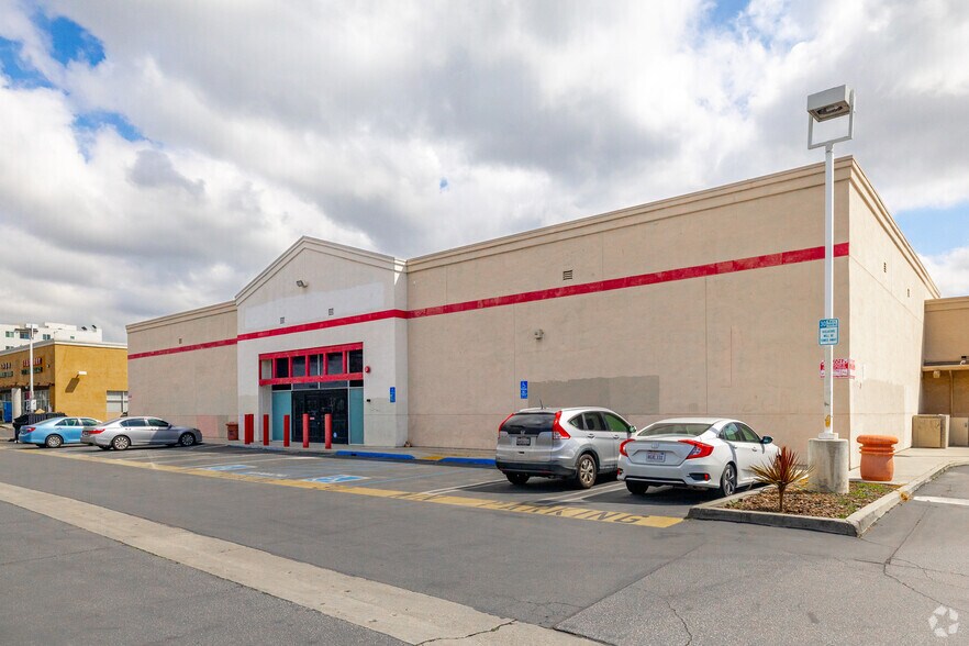 Primary Photo Of 6440 Sepulveda Blvd, Van Nuys Storefront For Lease
