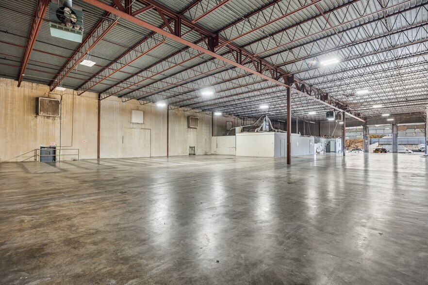 More Photos Of 761-795 S Danny Thomas Blvd, Memphis Distribution For Lease