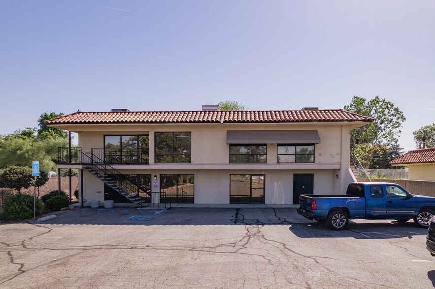 More Photos Of 3200 21st St, Bakersfield Office For Sale