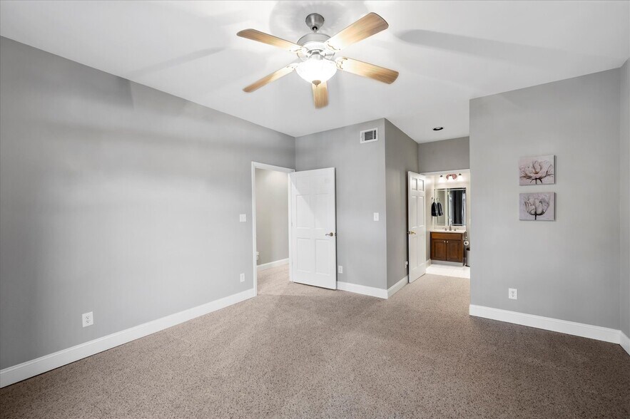 More Photos Of 110-160 Garrison Walk, Roswell Apartments For Sale