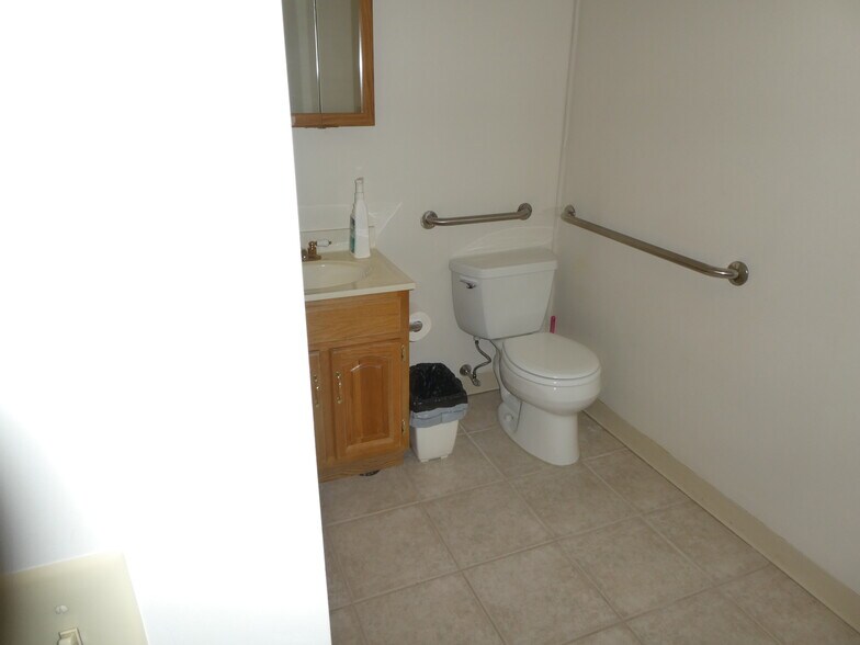 More Photos Of 310 S White Horse Pike, Somerdale Office For Lease