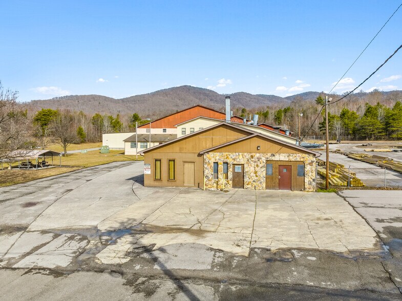 More Photos Of 1237 Knoxville Hwy, Wartburg Warehouse For Sale
