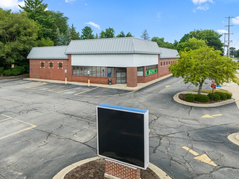 More Photos Of 109 N Whittemore St, Saint Johns General Retail For Sale