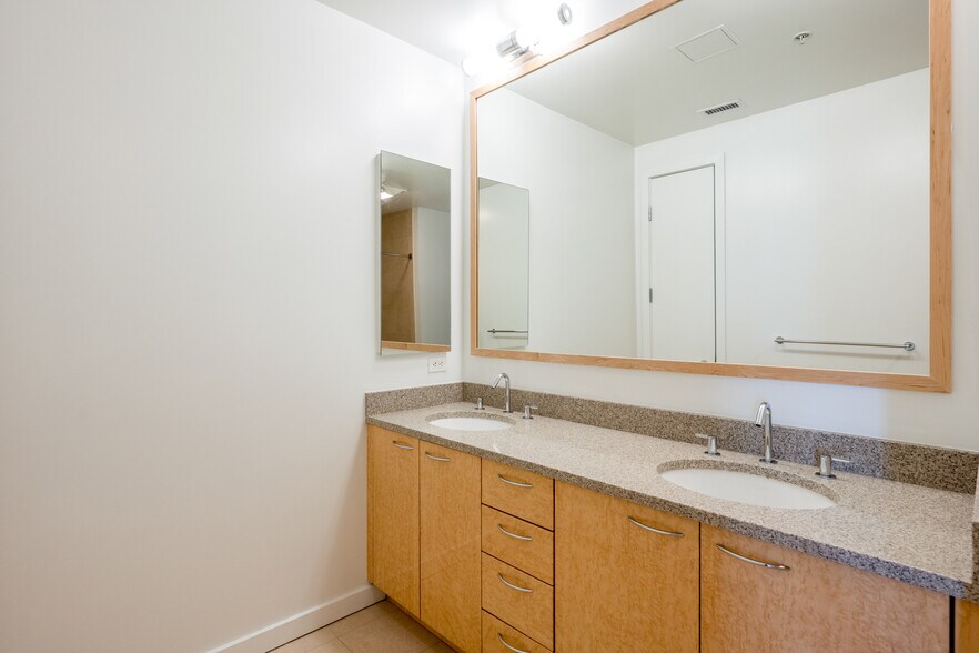 More Photos Of 100 Grand Ave, Oakland Apartments For Lease