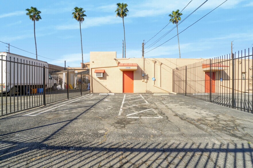 More Photos Of 21512-21516 Norwalk Blvd, Hawaiian Gardens General Retail For Sale