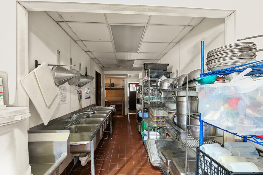 More Photos Of 1302 Main st, Saint Cloud Restaurant For Sale