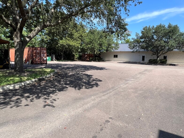 More Photos Of 1908-1910 NW 67th Pl, Gainesville Light Manufacturing For Sale