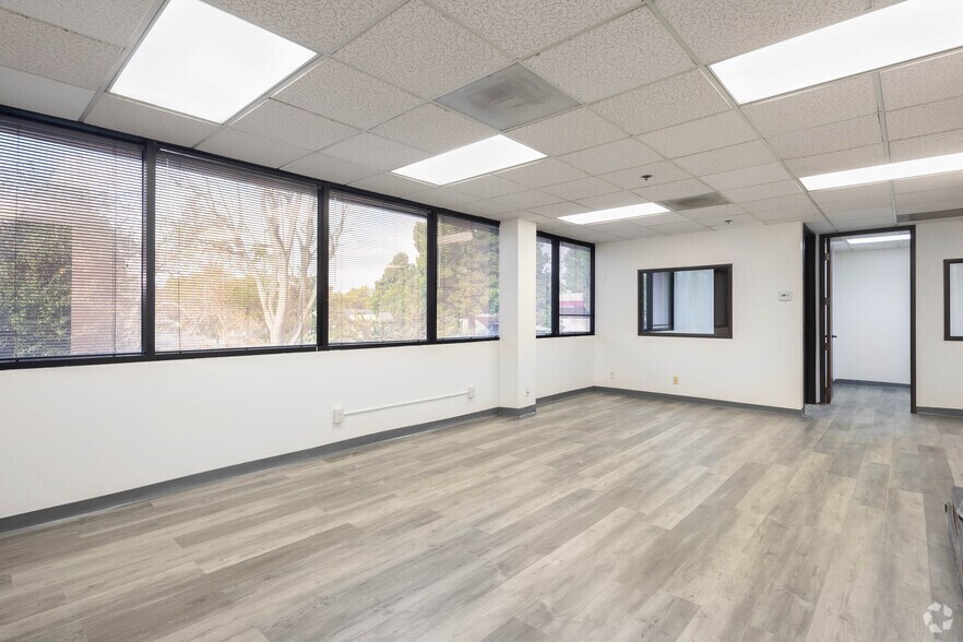 More Photos Of 18952 MacArthur Blvd, Irvine Office For Sale