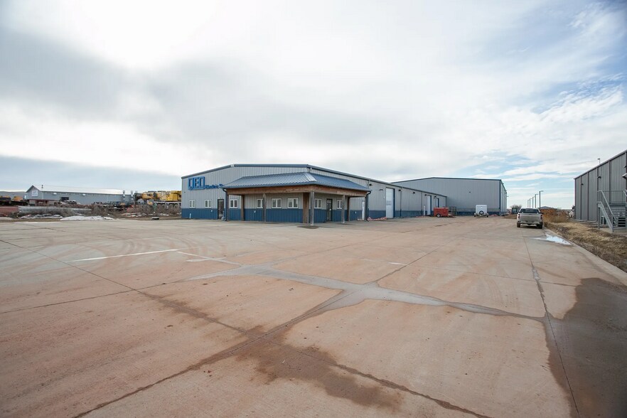 More Photos Of 3183 Highway 22 N, Dickinson Warehouse For Lease