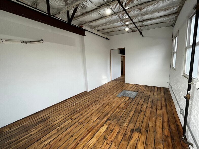 More Photos Of 24 Johnes St, Newburgh Light Manufacturing For Lease