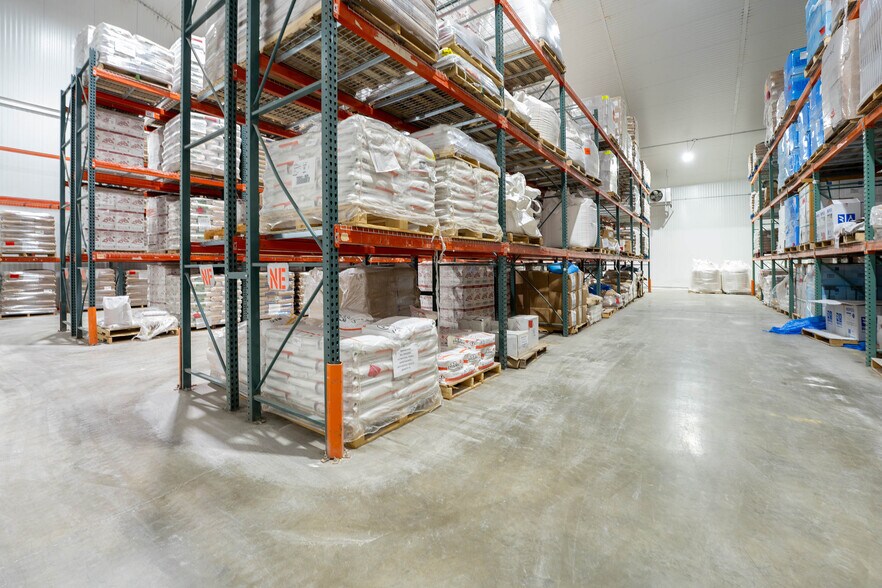 More Photos Of 225 Lawton Ave, Hereford Manufacturing For Sale