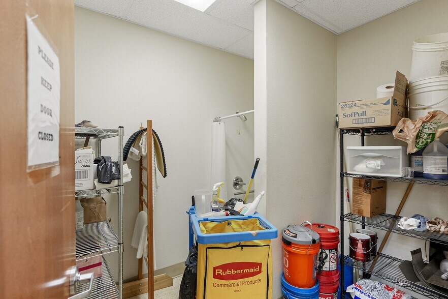 More Photos Of 1852 Fescue St SE, Albany Office For Sale