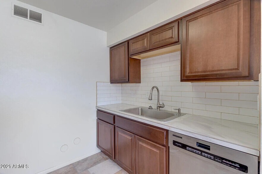 More Photos Of 35 N May St, Mesa Apartments For Sale