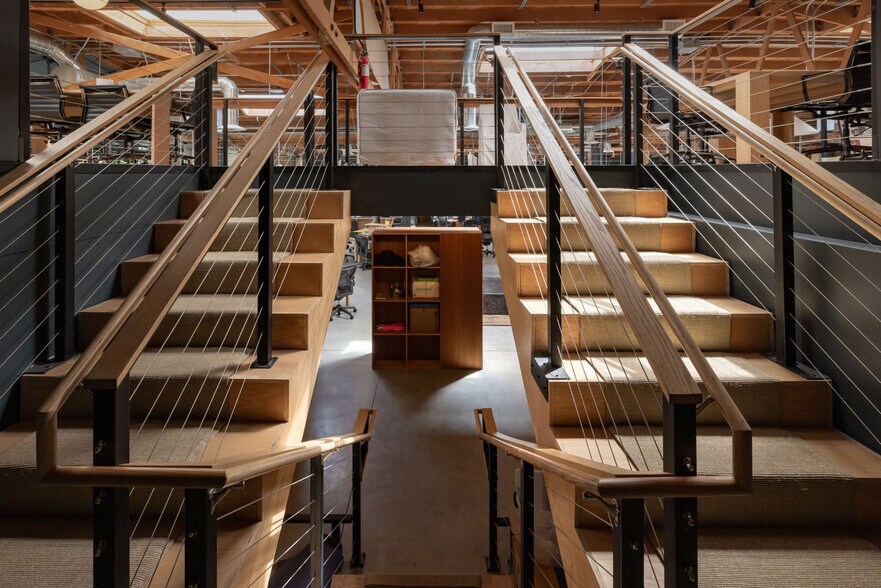 More Photos Of 4216 W Jefferson Blvd, Los Angeles Loft Creative Space For Lease