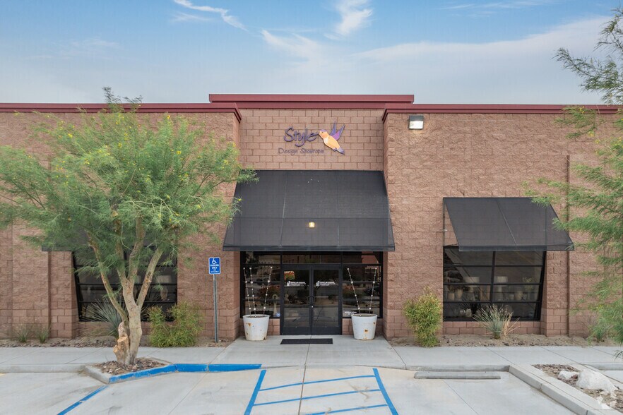 More Photos Of 77851 Los Montanas Rd, Palm Desert Unknown For Lease