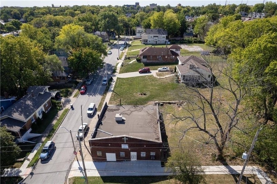 Primary Photo Of 1335 E 27th St, Kansas City Religious Facility For Sale